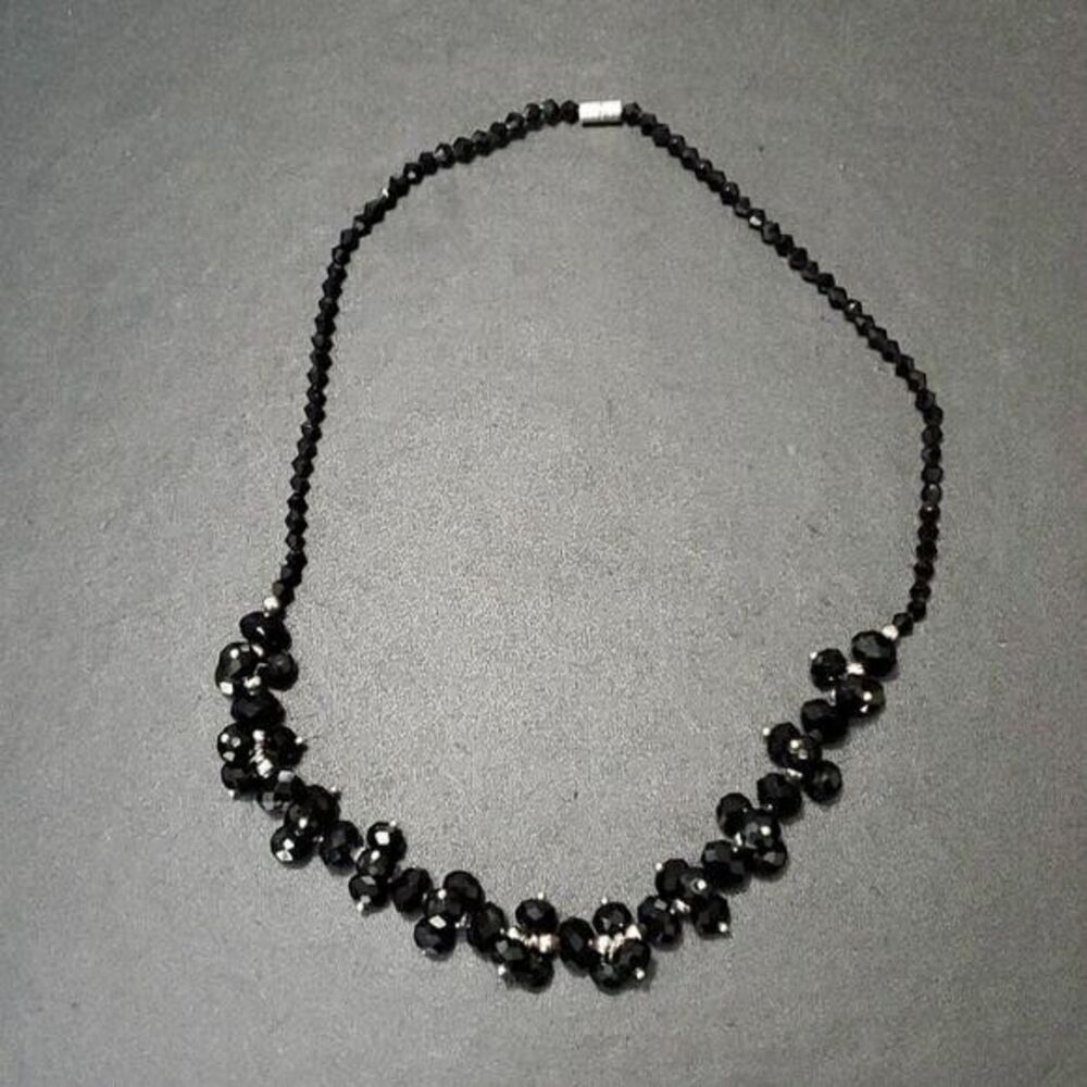 Vintage silver tone and black bead necklace 19"